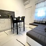 아파트 Kani